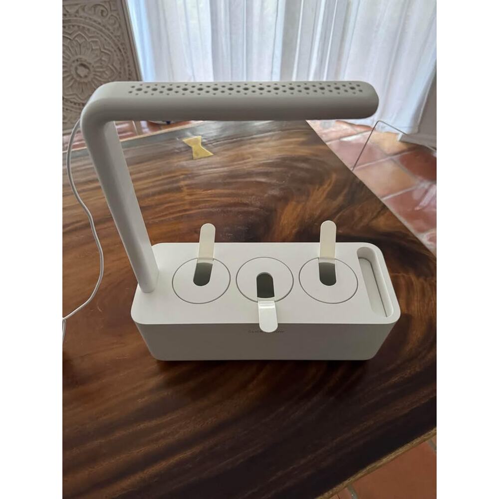 Click and Grow - Smart Indoor Herb Garden - Gardening - Plant - Hydroponics